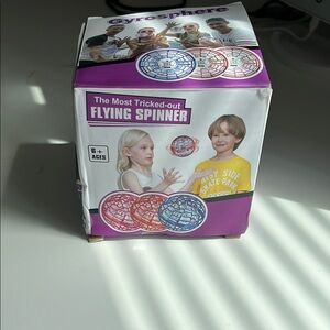 Flying Spinner Toy - Red and Blue